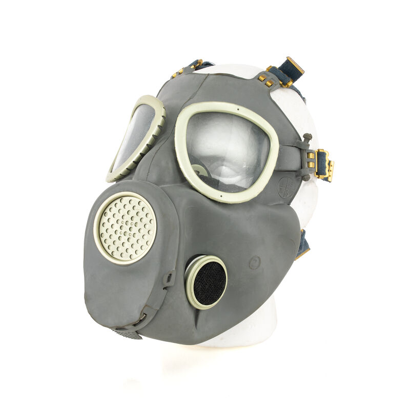 Polish Gas Mask w/Bag & Filter | Like New - Large, , large image number 1